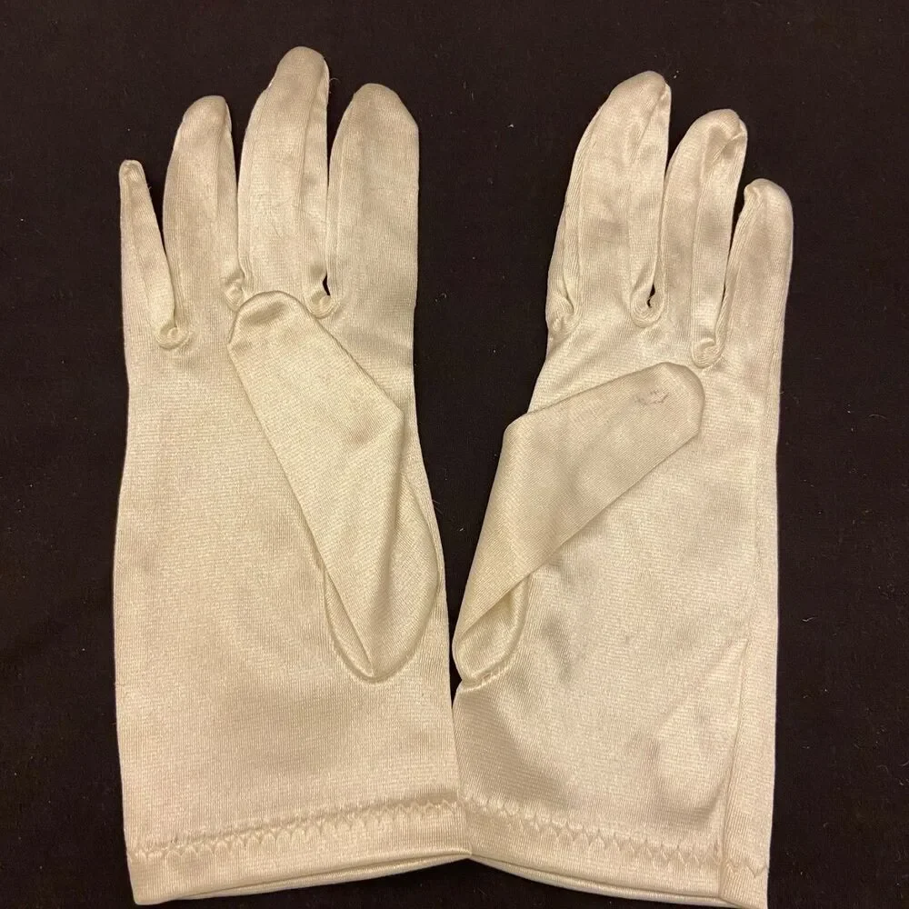 #6252 Girls Shiny Nylon Dress Gloves Size M made in Hong Kong